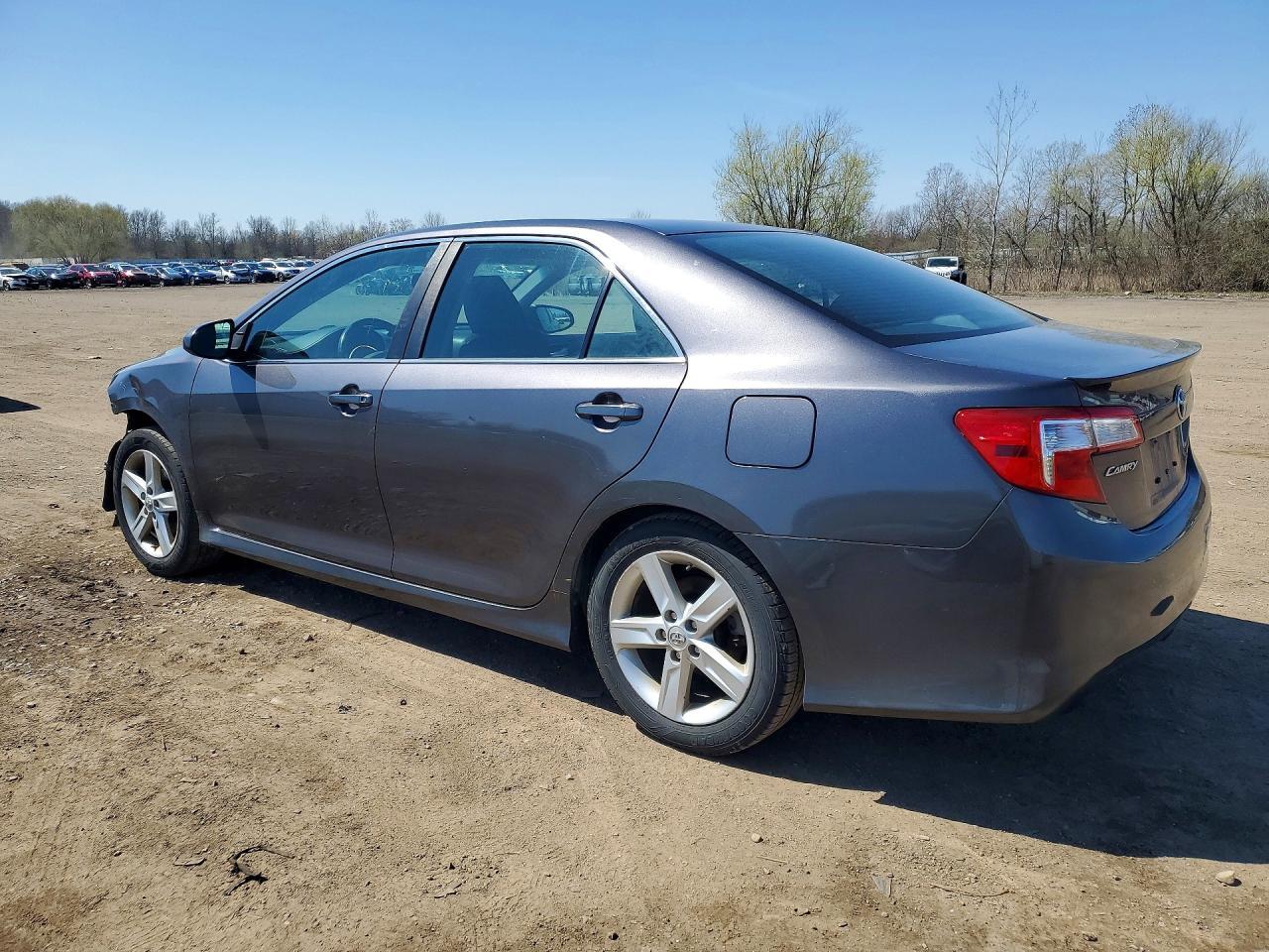 2014 Toyota Camry Se - Фото 2