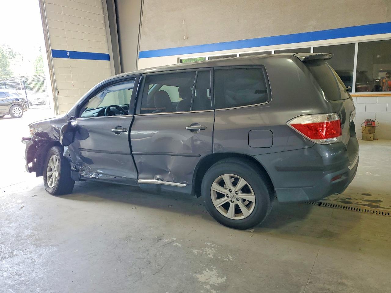 2013 Toyota Highlander Base - Фото 2