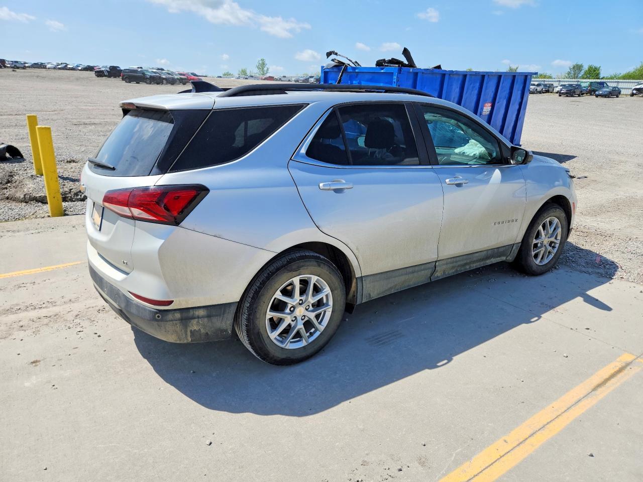 2022 Chevrolet Equinox Lt - Image 3