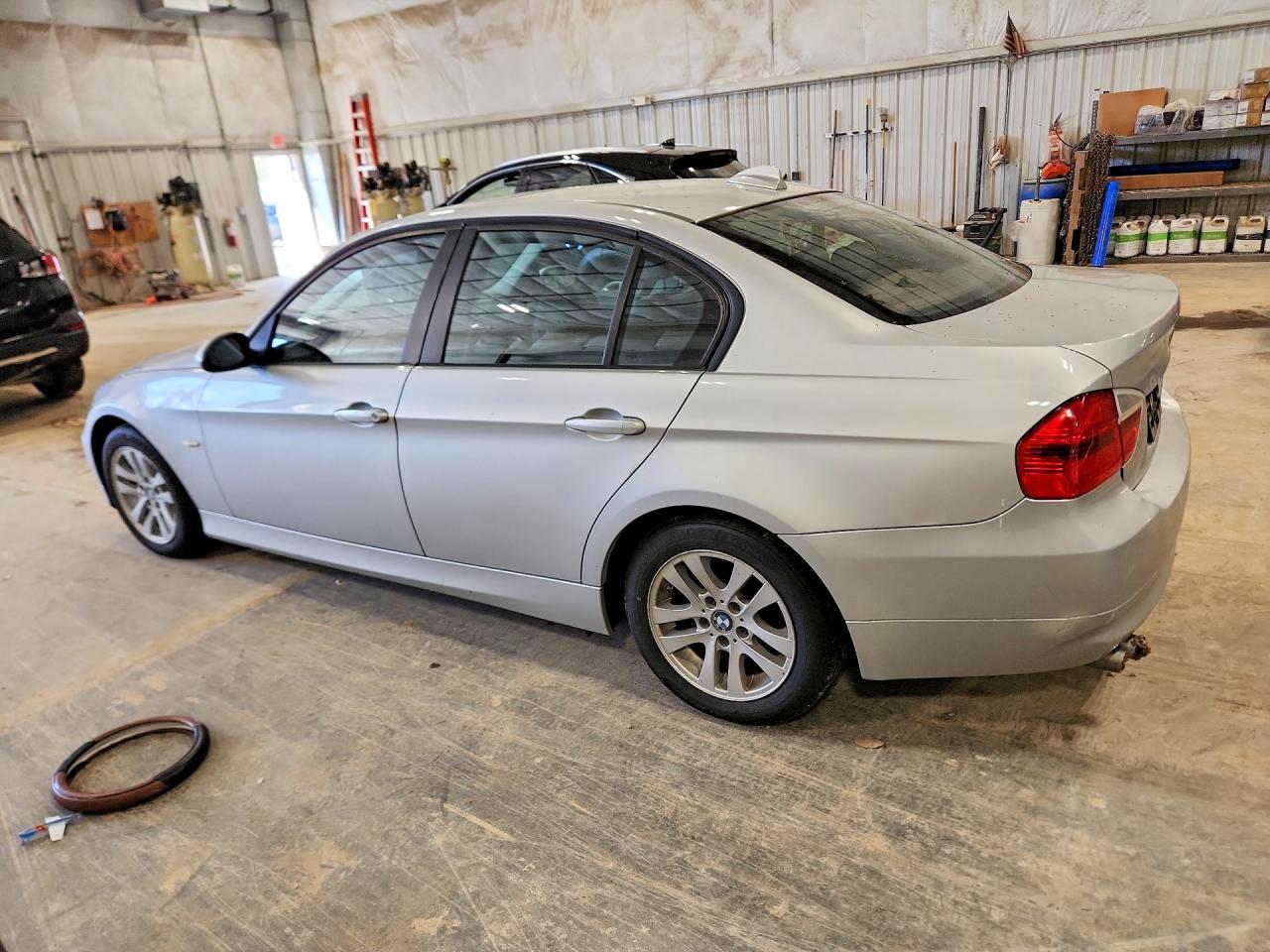 2007 BMW 328 I - Image 2