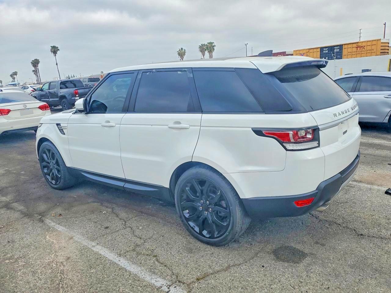 2017 Land Rover Range Rover Sport Hse - Image 2