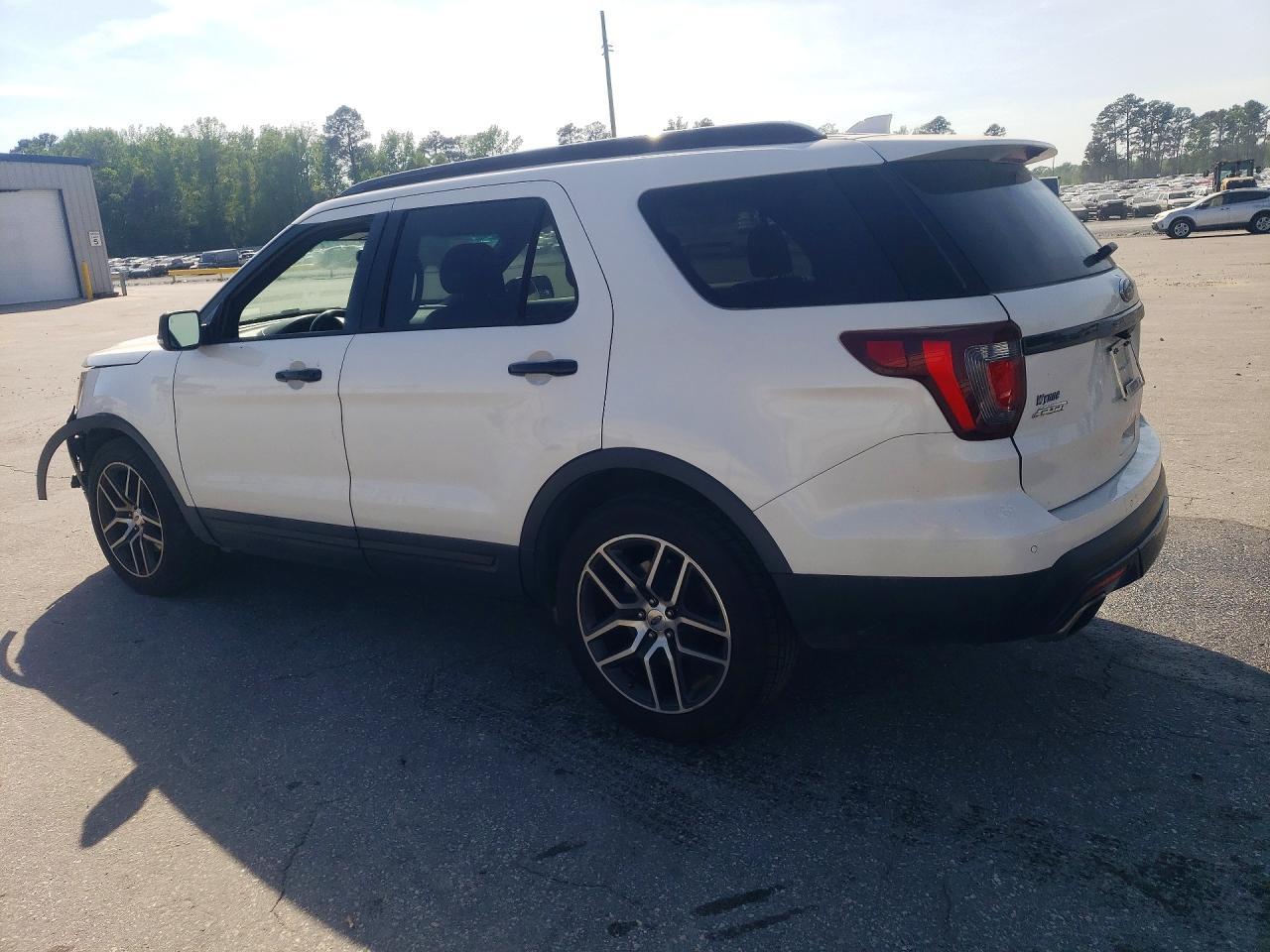 2016 Ford Explorer Sport - Image 2