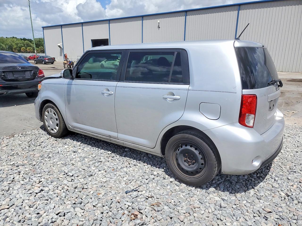 2014 Scion Xb Base - Фото 2
