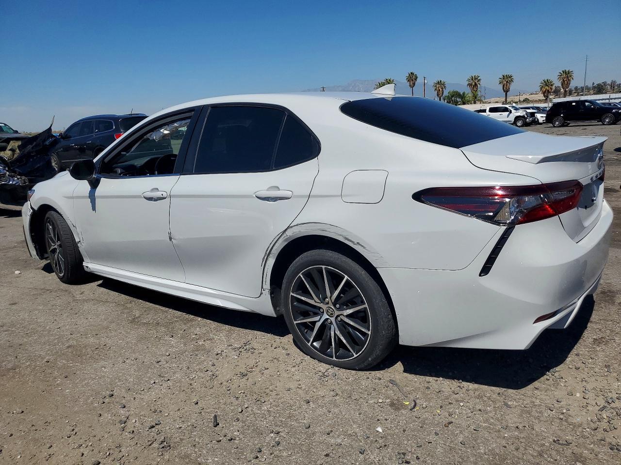 2023 Toyota Camry Se - Фото 2