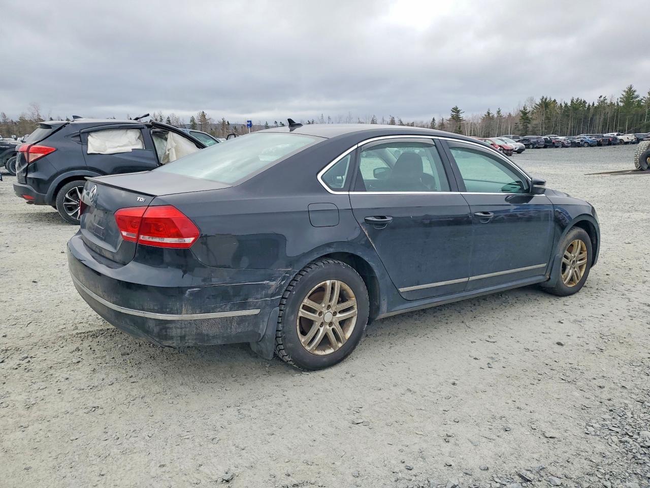 2014 Volkswagen Passat Sel - Image 3