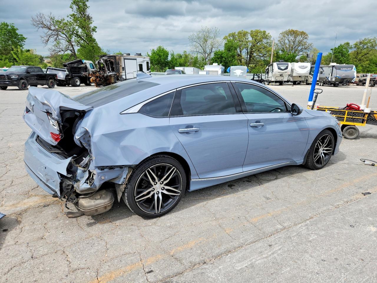 2021 Honda Accord Touring - Фото 3