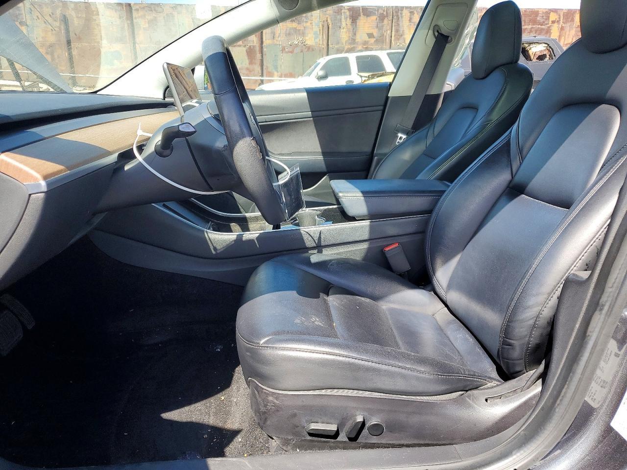 2020 Tesla Model 3 - Фото 7