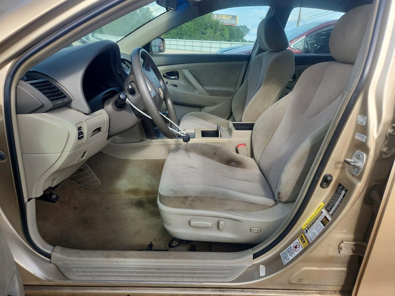 2011 Toyota Camry Le - Фото 7