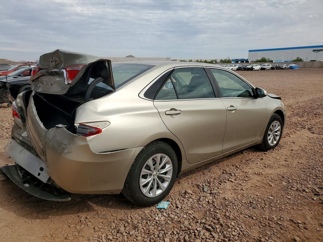 2015 Toyota Camry Le - Image 3
