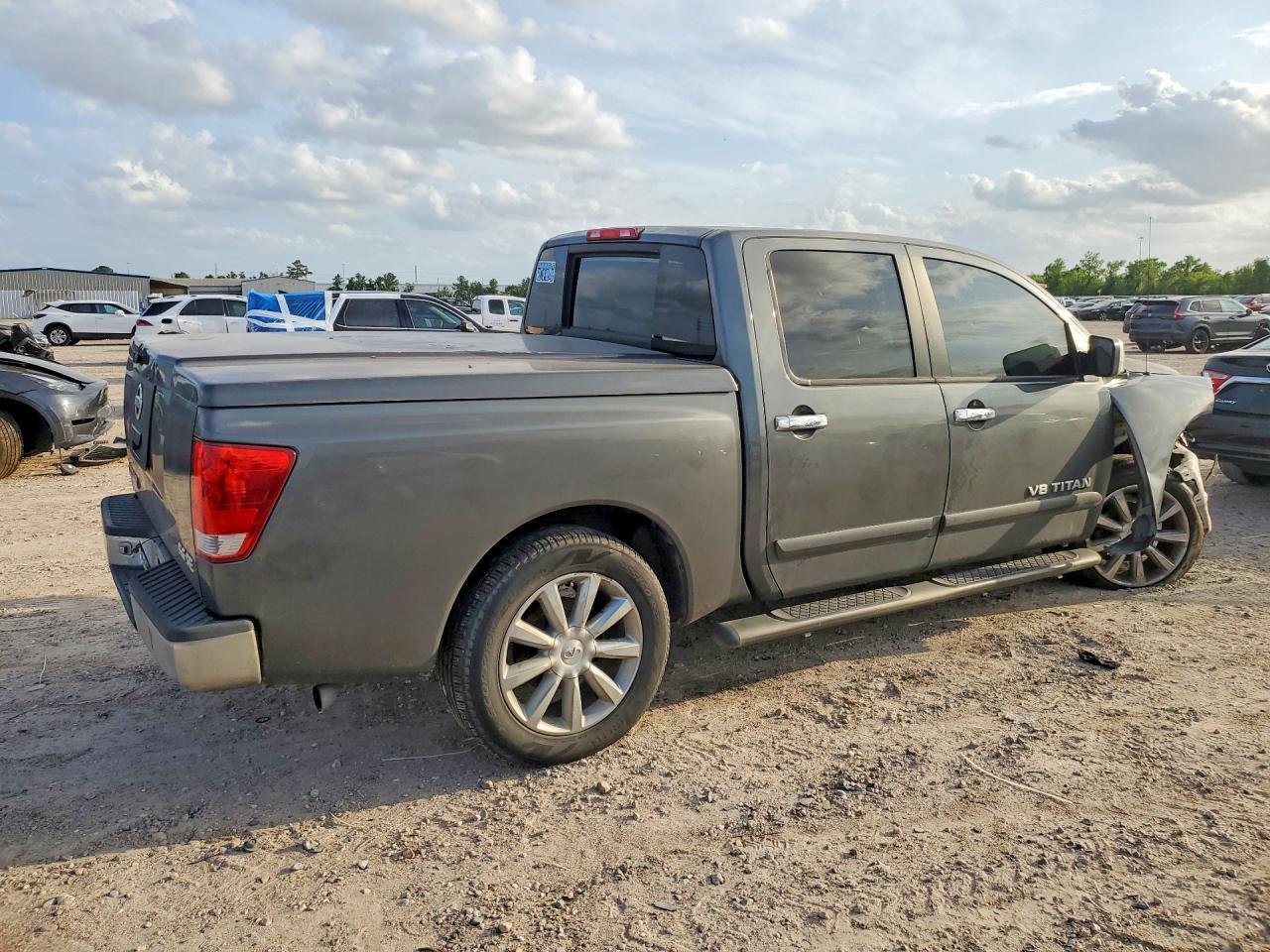 2005 Nissan Titan Xe - Image 3