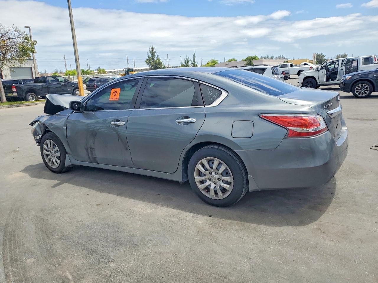 2015 Nissan Altima 2.5 S - Фото 2