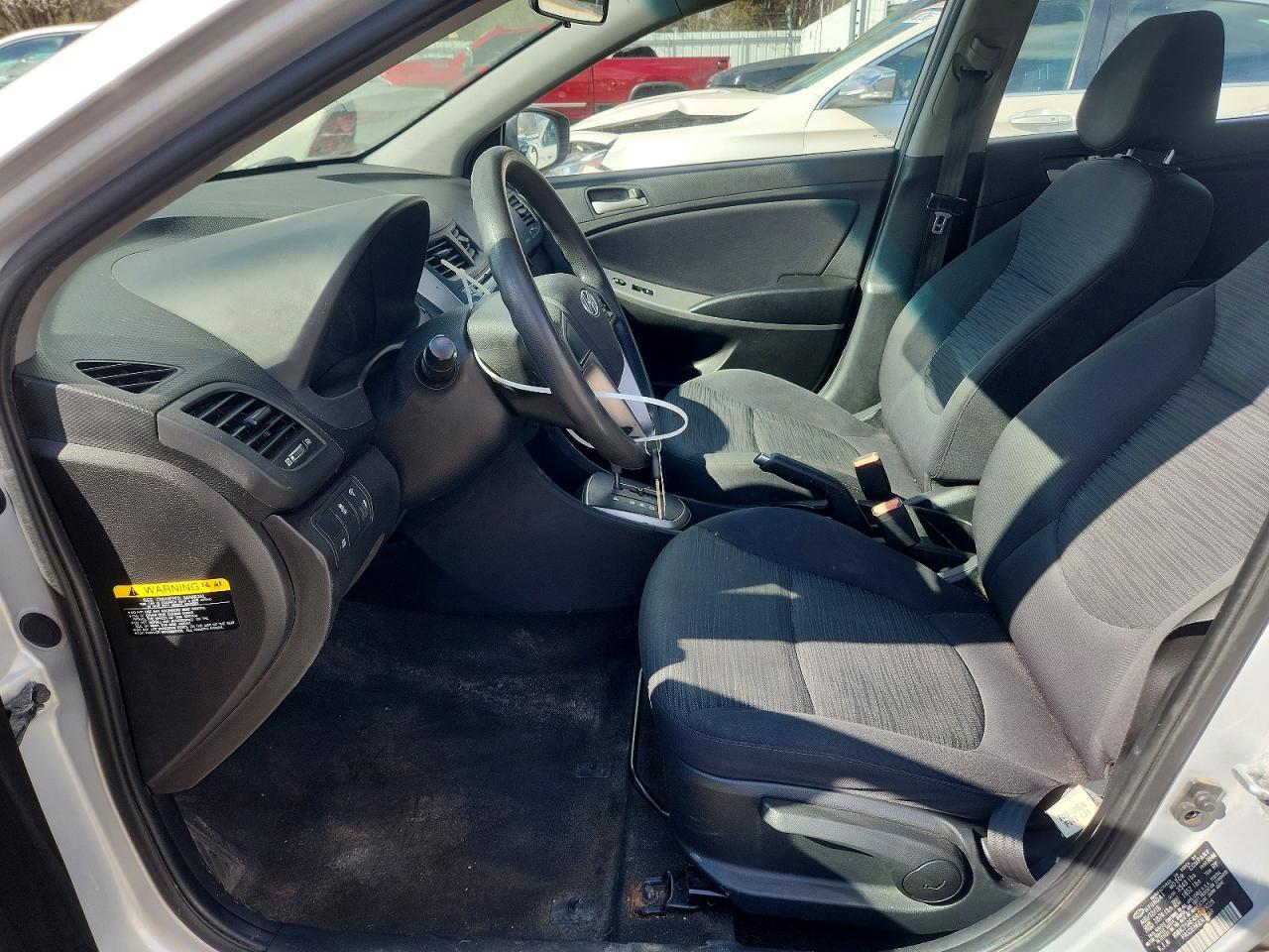 2017 Hyundai Accent Se - Фото 7