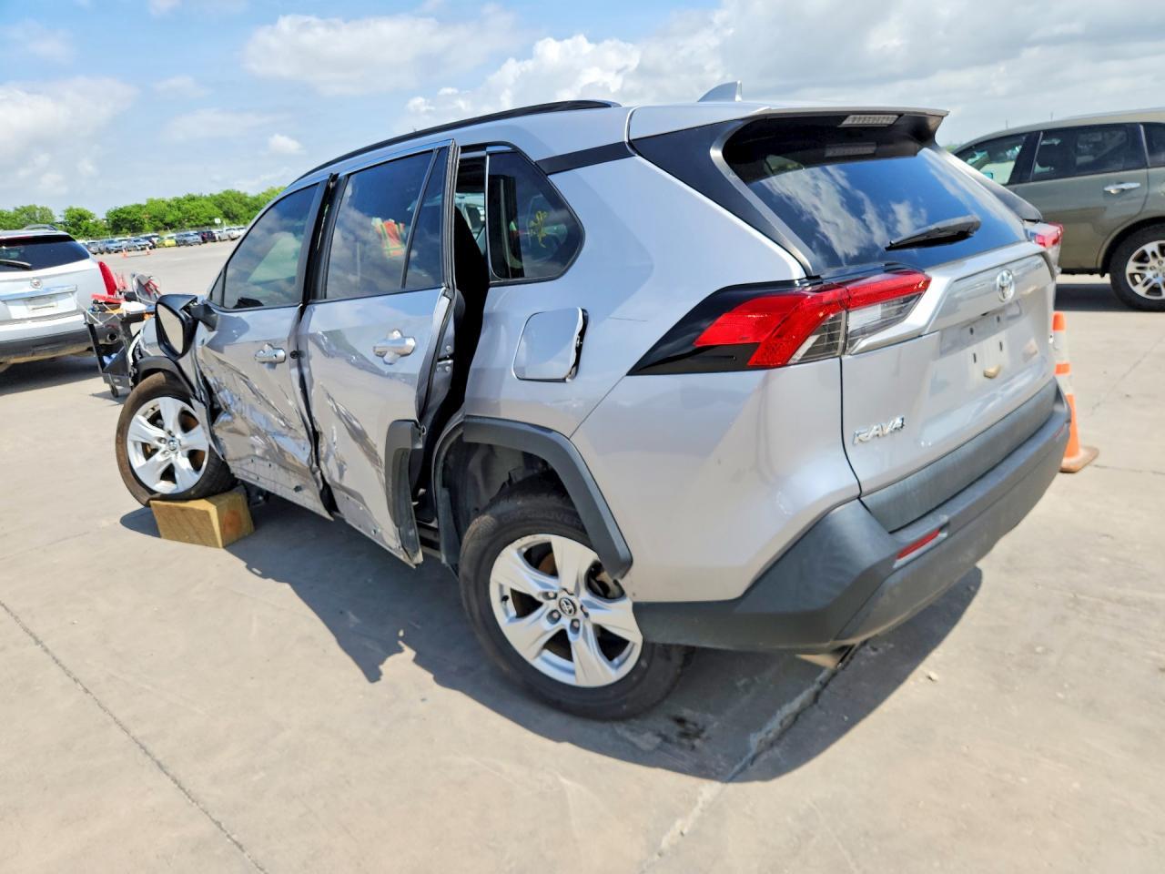 2021 Toyota Rav4 Xle - Фото 2