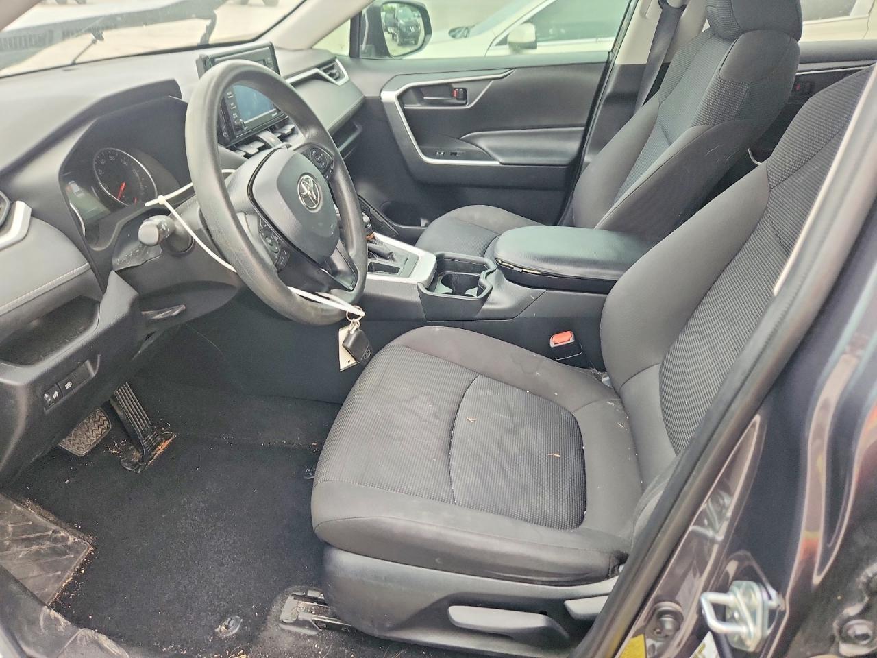2020 Toyota Rav4 Le - Image 7