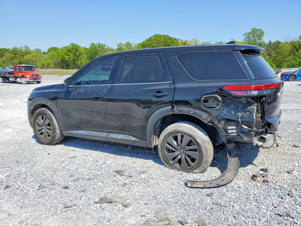 2022 Nissan Pathfinder S - Фото 2