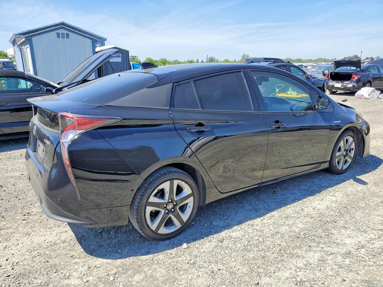 2017 Toyota Prius Four Touring - Фото 3