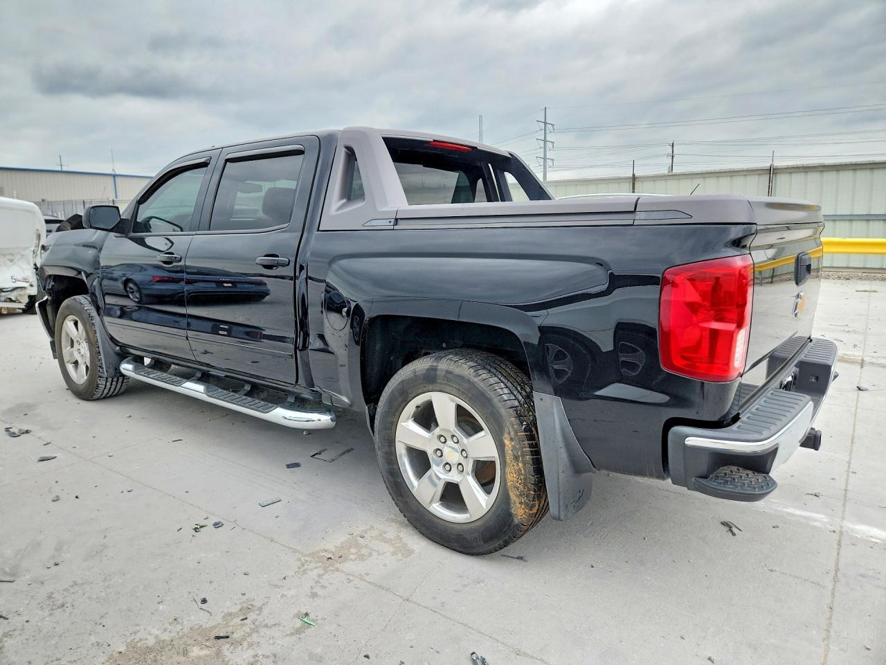 2017 Chevrolet Silverado K1500 Lt - Image 2