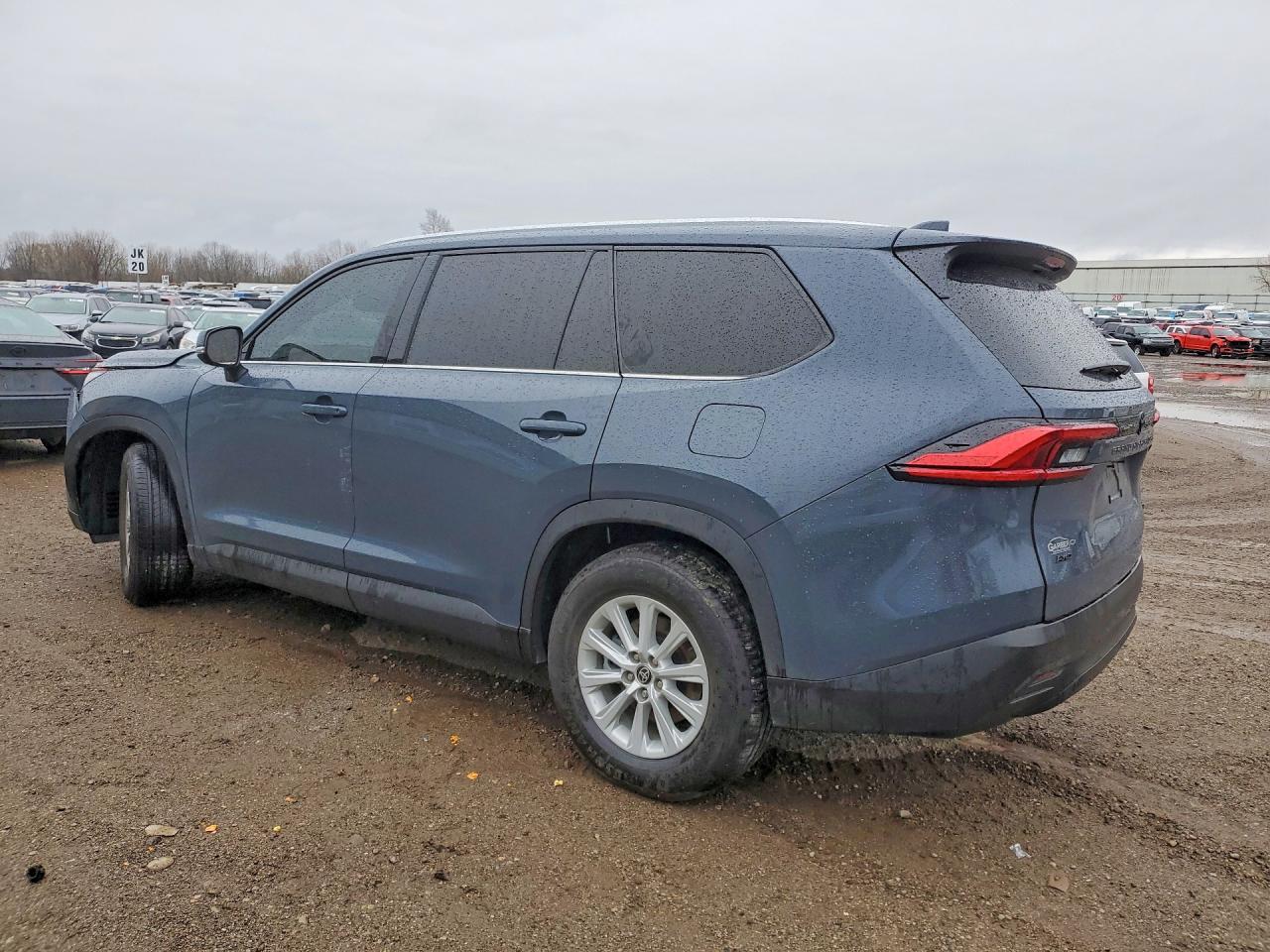 2024 Toyota Grand Highlander Xle - Image 2
