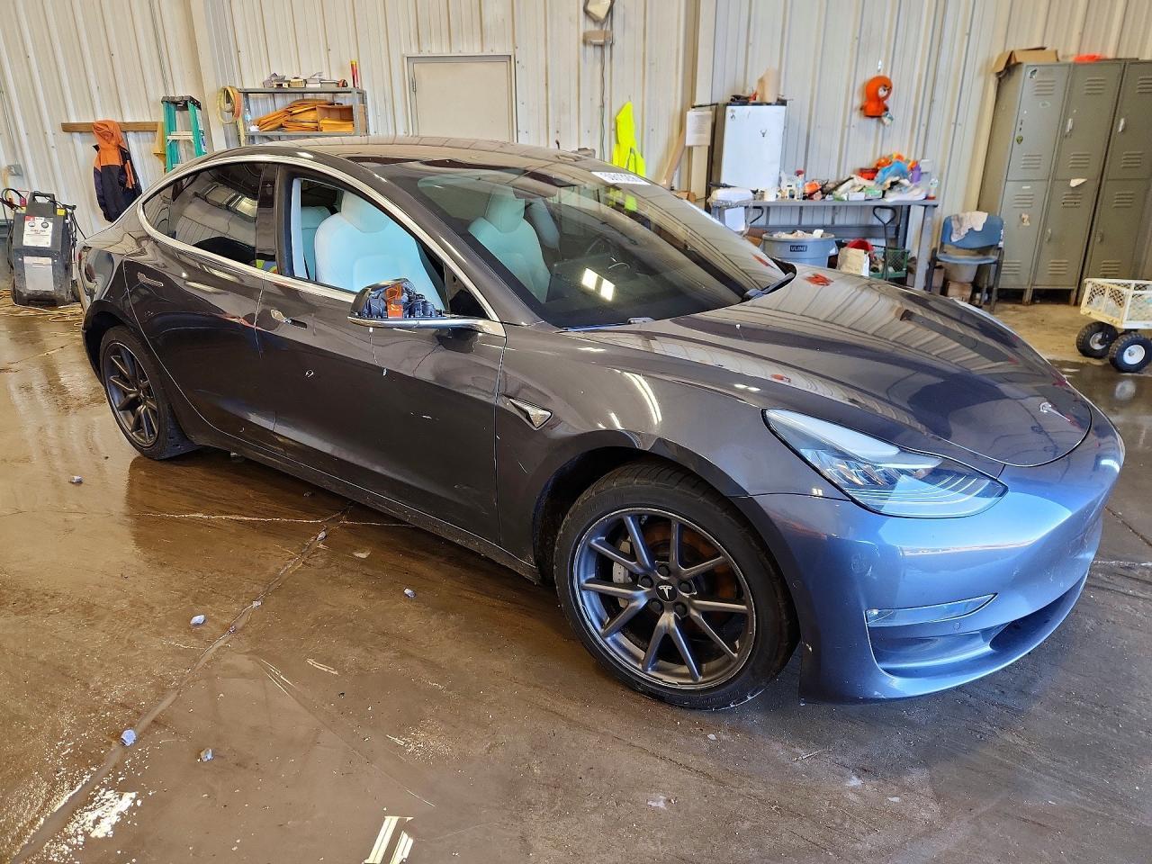 2018 Tesla Model 3 - Фото 4