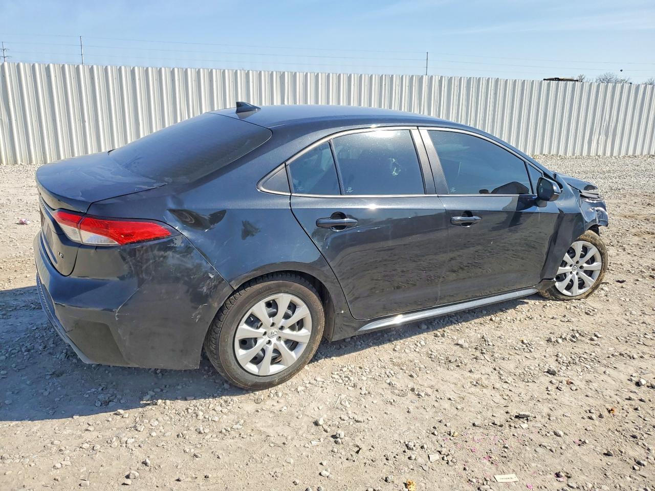 2021 Toyota Corolla Le - Фото 3
