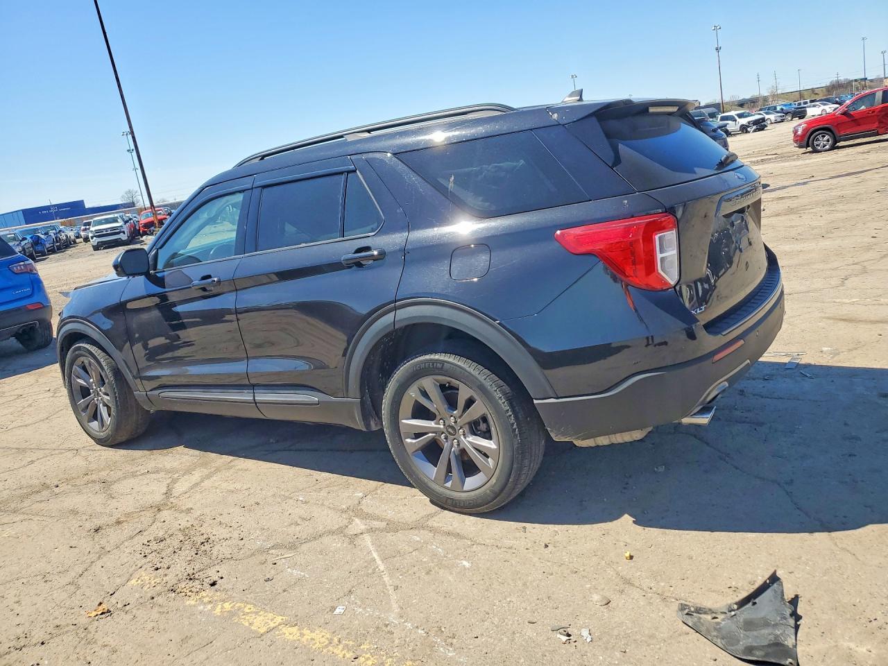 2022 Ford Explorer Xlt - Image 2