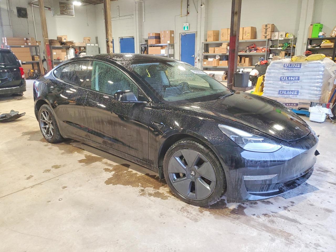 2022 Tesla Model 3 - Фото 4