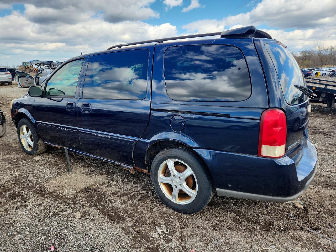 2005 Chevrolet Uplander Ls - Фото 2