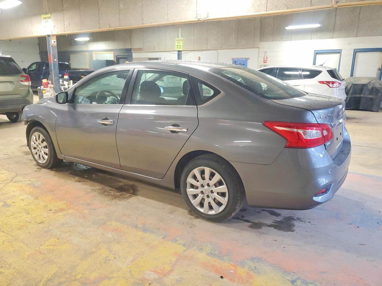 2018 Nissan Sentra S - Фото 2