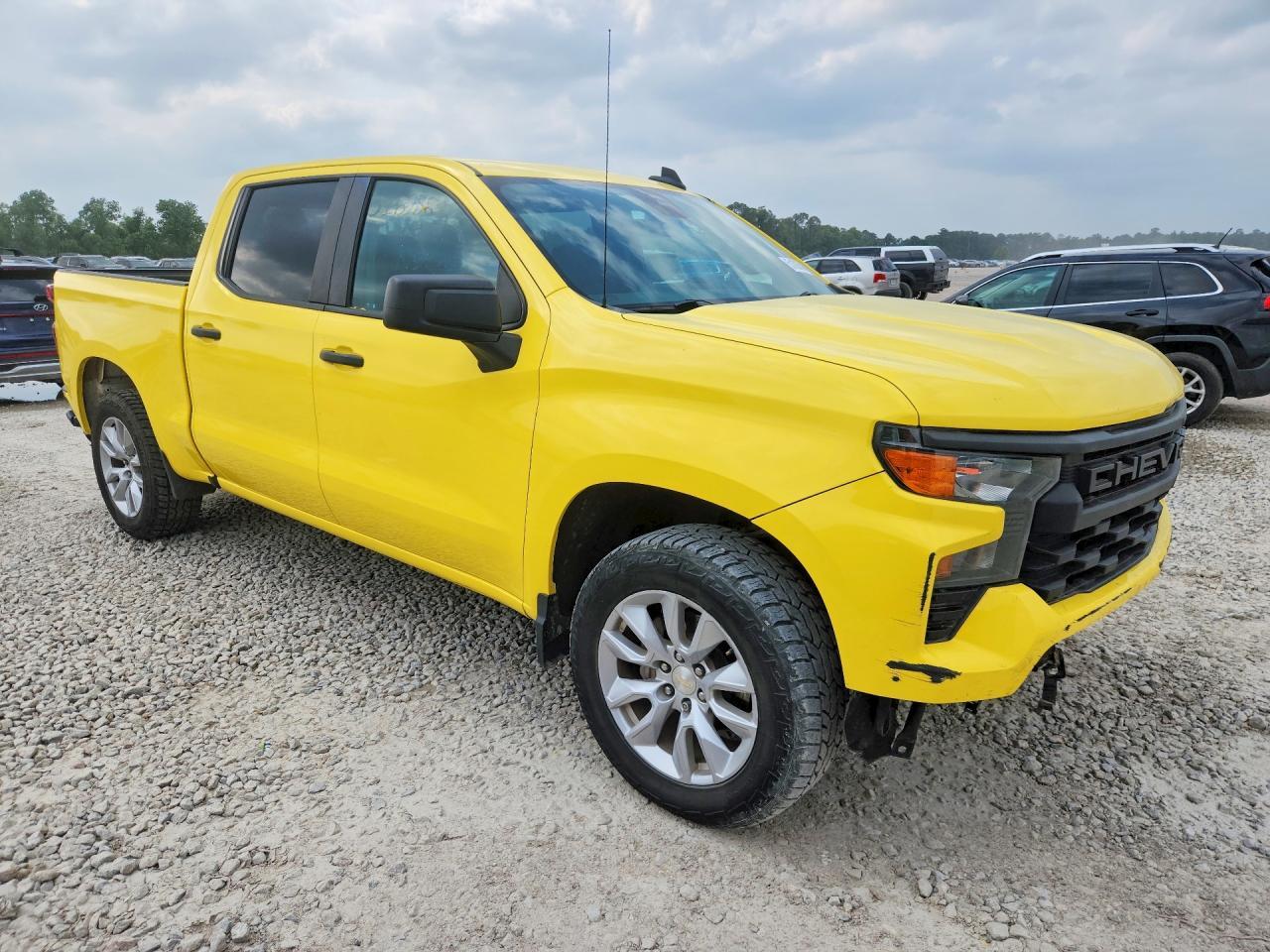 2022 Chevrolet Silverado K1500 Custom - Фото 4