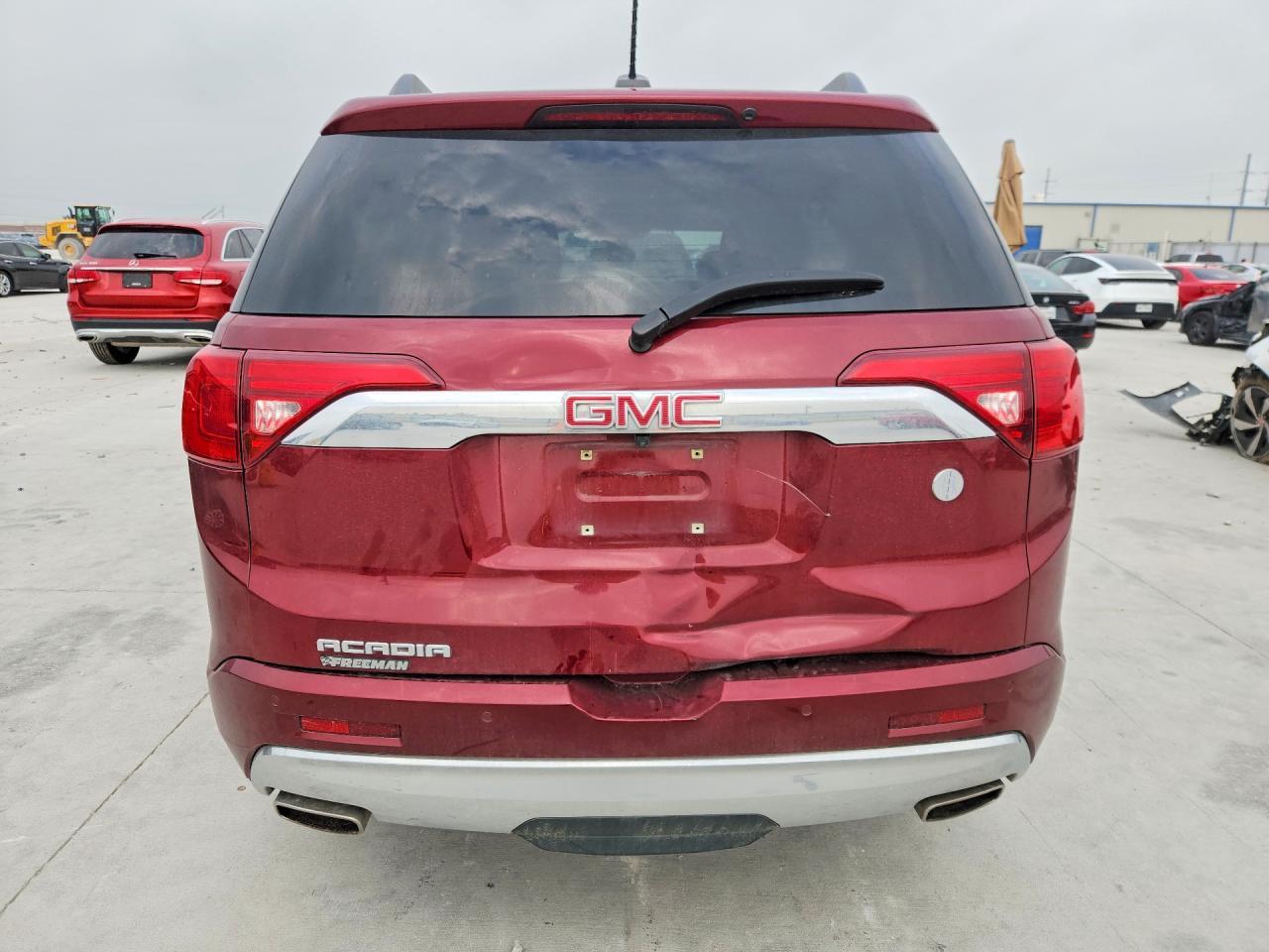 2017 GMC Acadia Denali - Фото 6