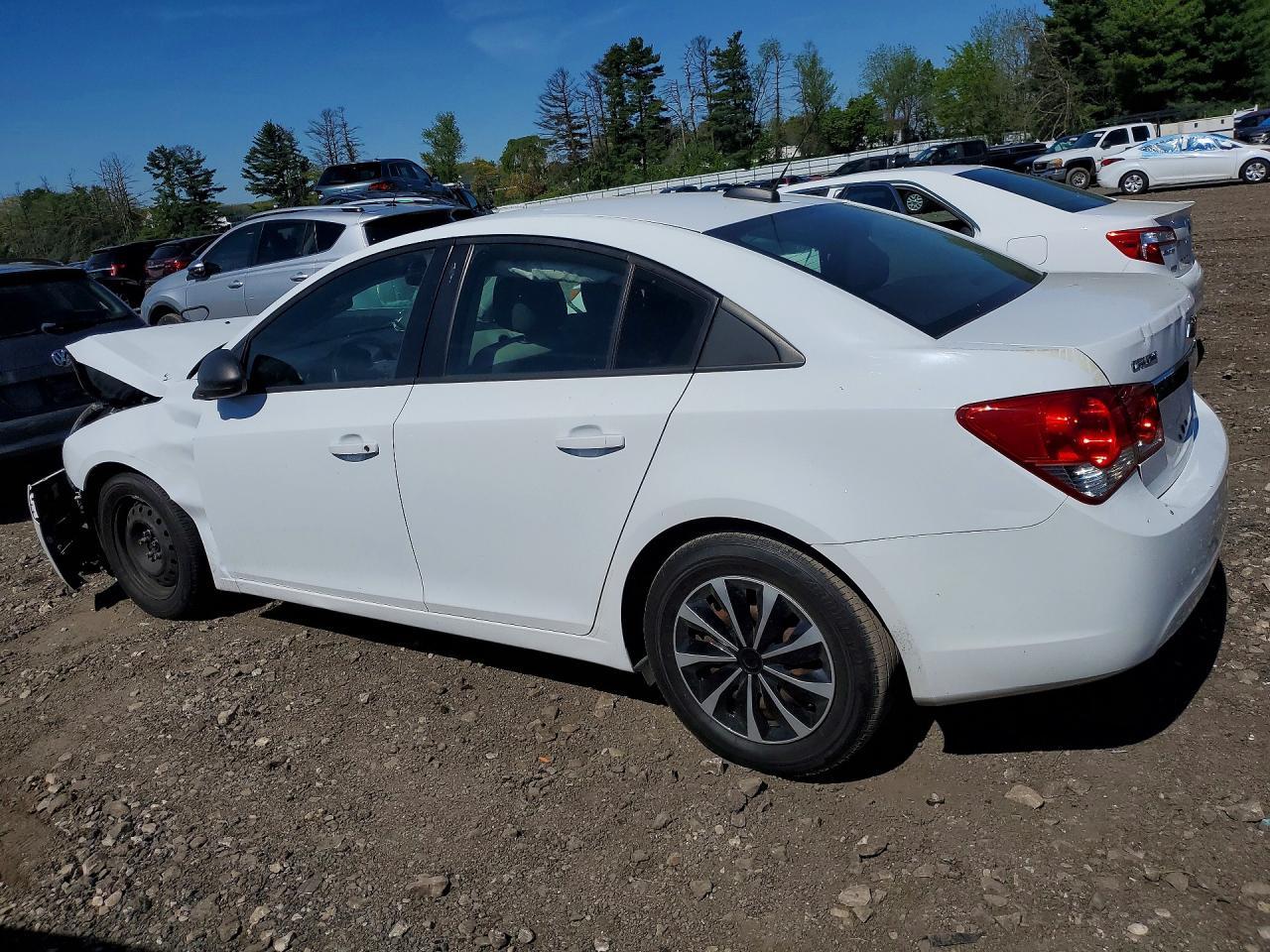 2015 Chevrolet Cruze Ls - Фото 2