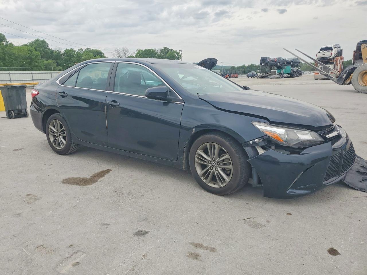 2016 Toyota Camry Se - Фото 4