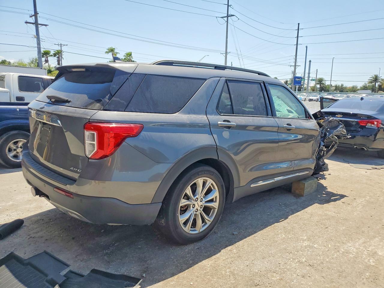 2021 Ford Explorer Xlt - Фото 3