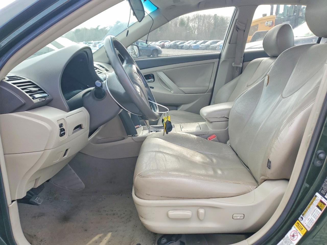 2011 Toyota Camry Le - Image 7