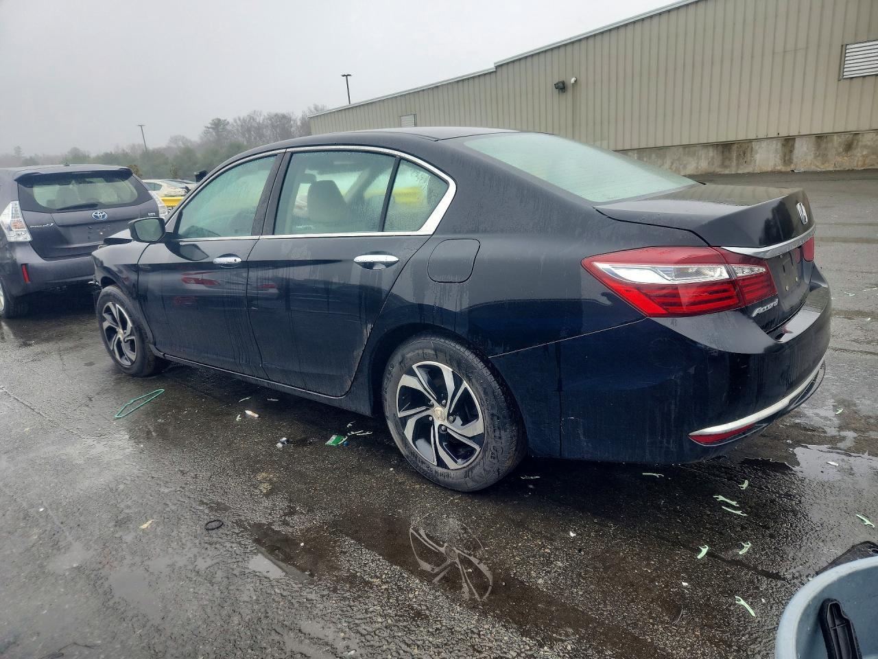 2017 Honda Accord Lx - Фото 2