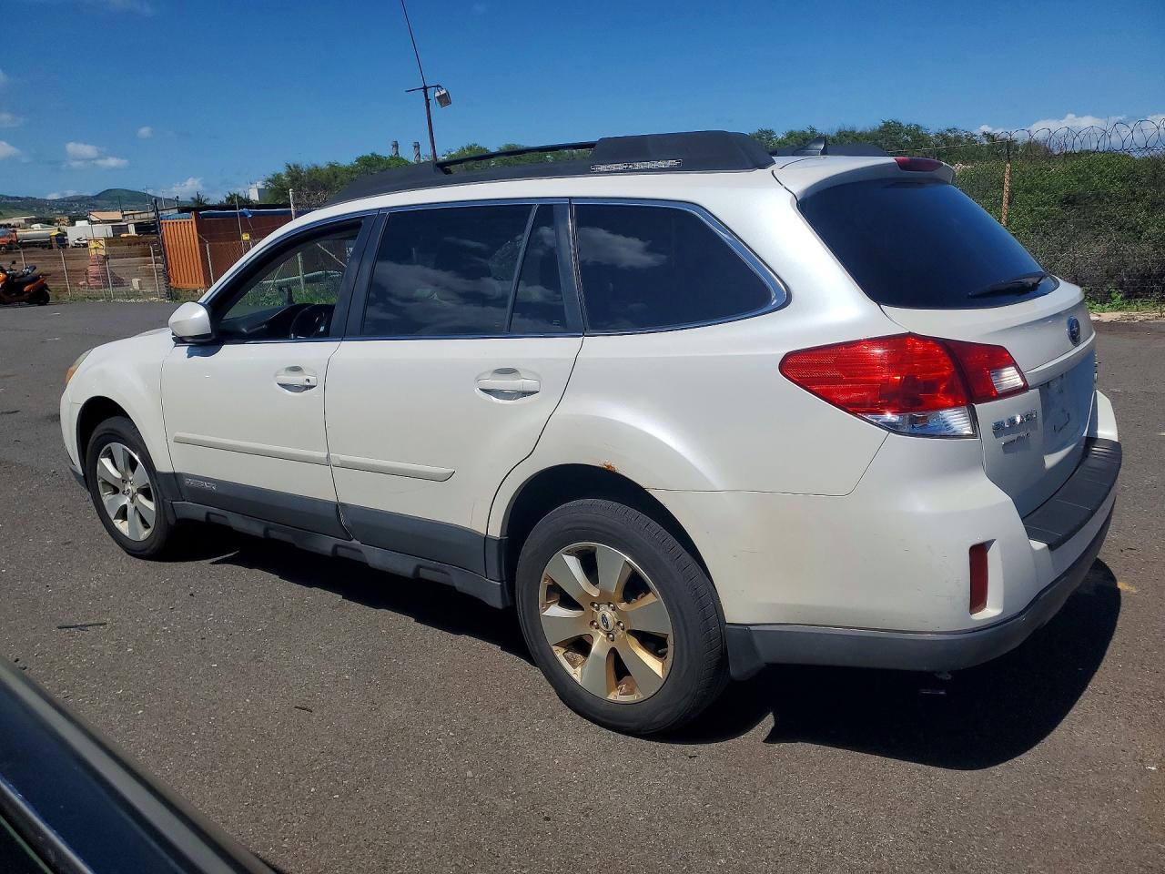 2011 Subaru Outback 3.6R Limited - Image 2