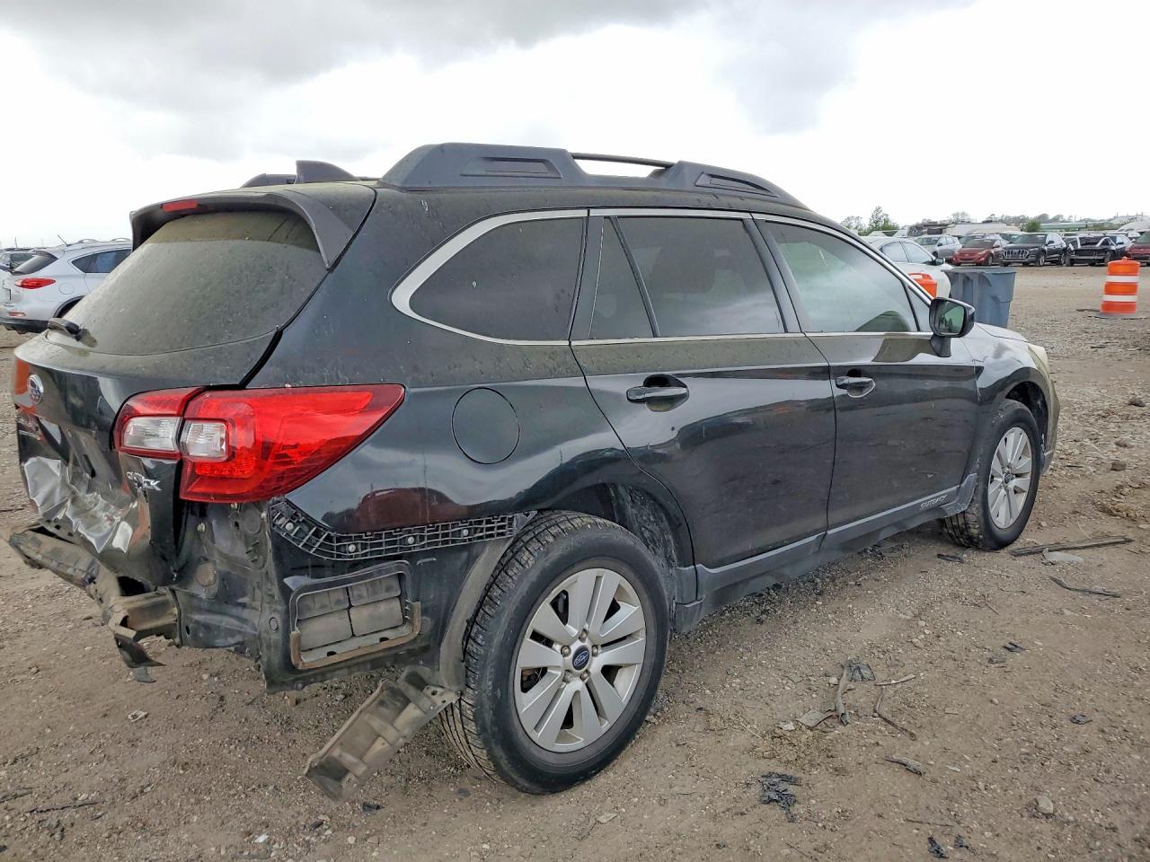 2018 Subaru Outback - Image 3