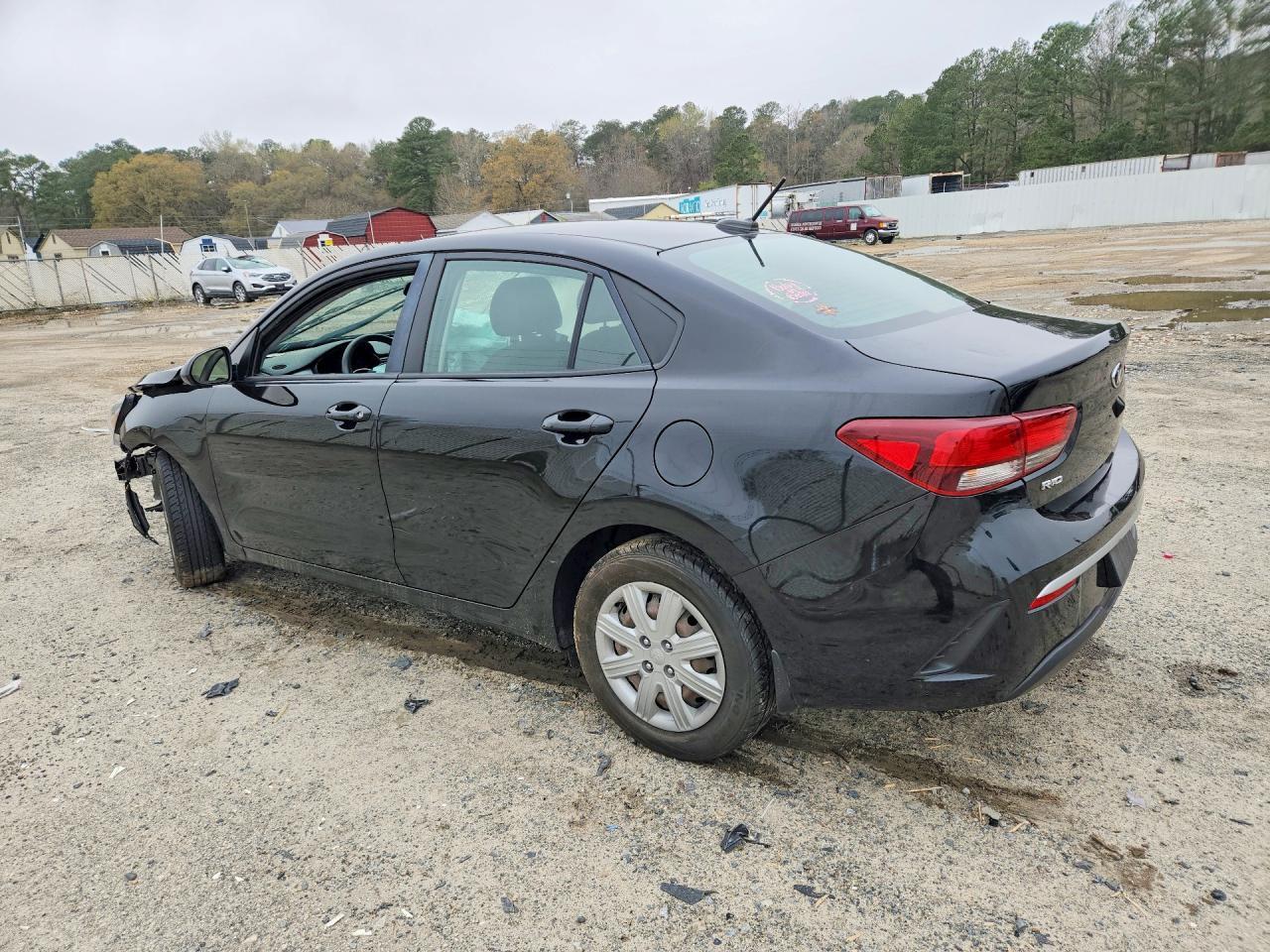 2021 Kia Rio - Фото 2