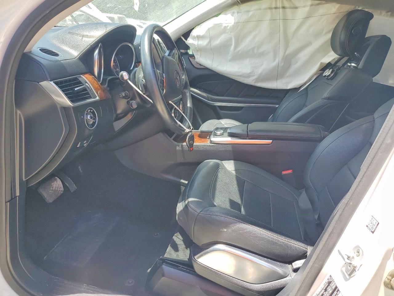 2015 Mercedes-Benz Gl 550 4Matic - Image 7