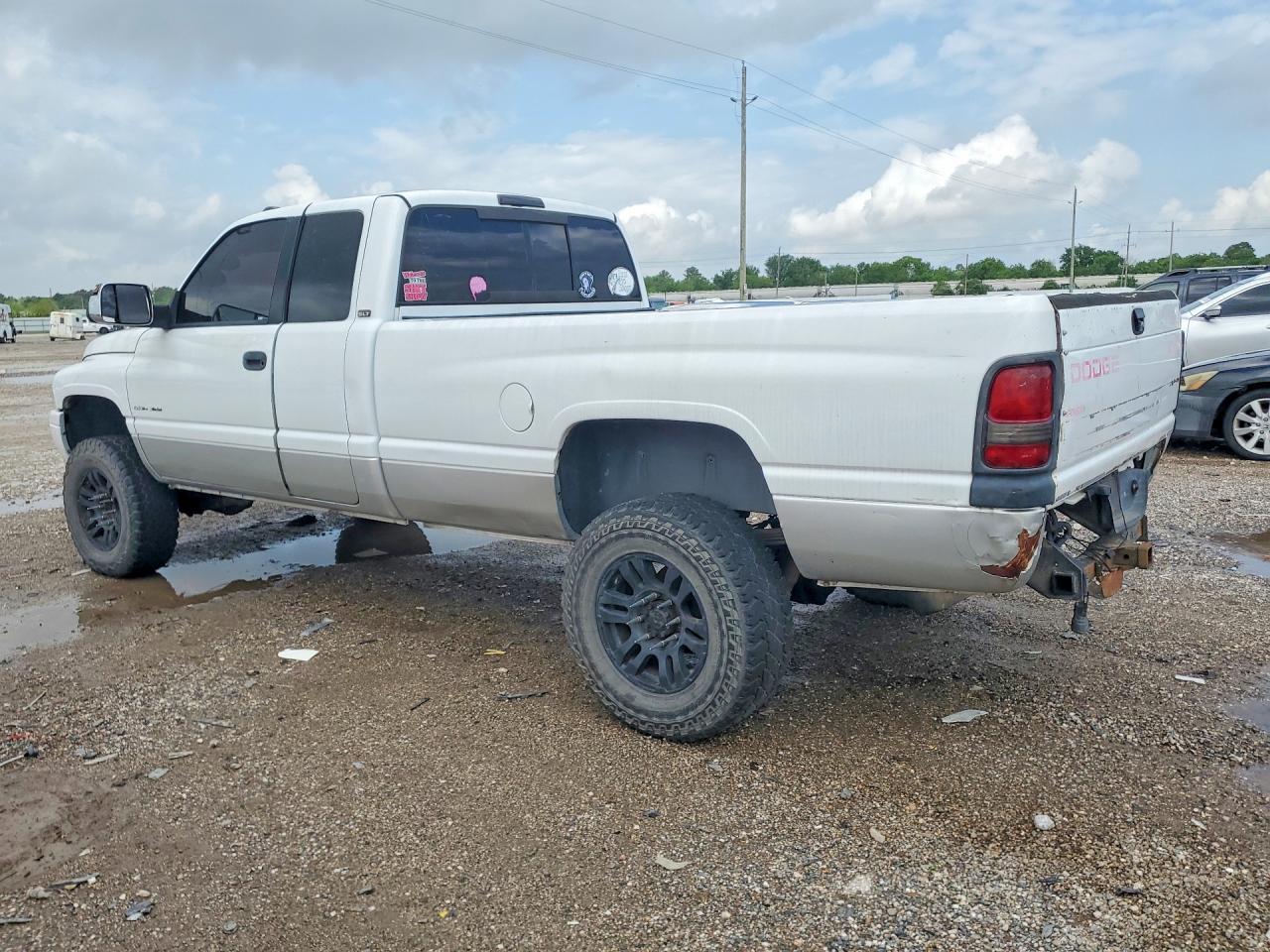 2001 Dodge Ram 2500 - Фото 2