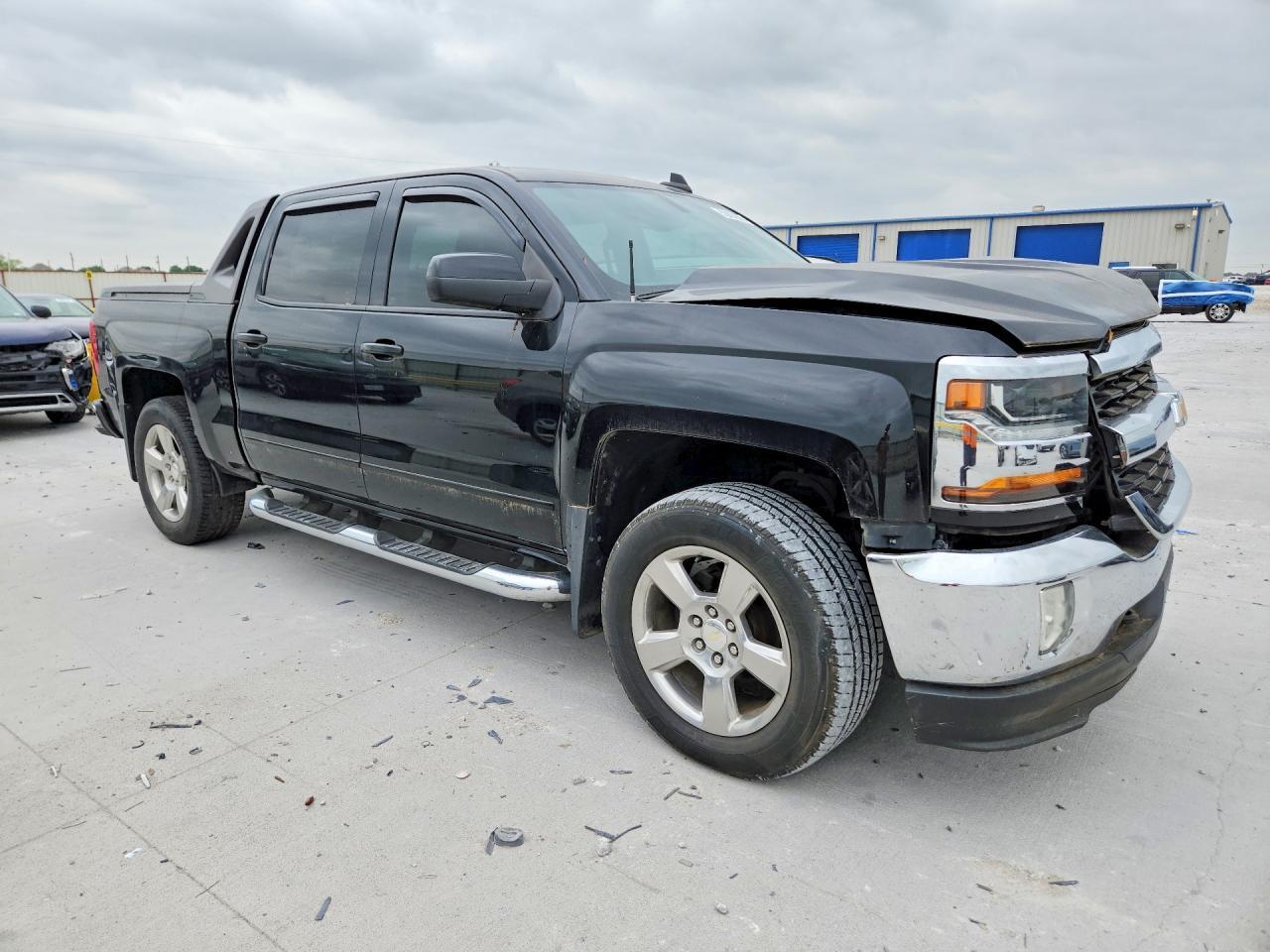 2017 Chevrolet Silverado K1500 Lt - Image 4