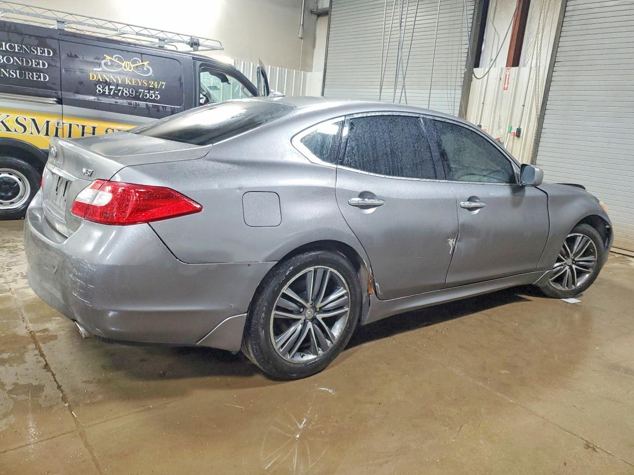 2012 Infiniti M37 Base - Image 3