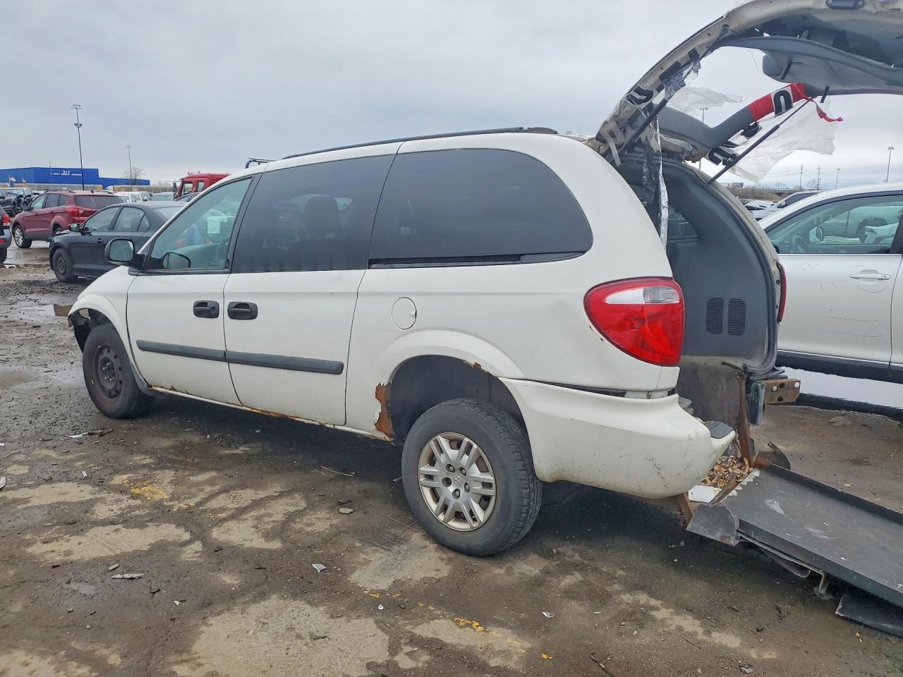 2006 Dodge Grand Caravan Se - Image 2
