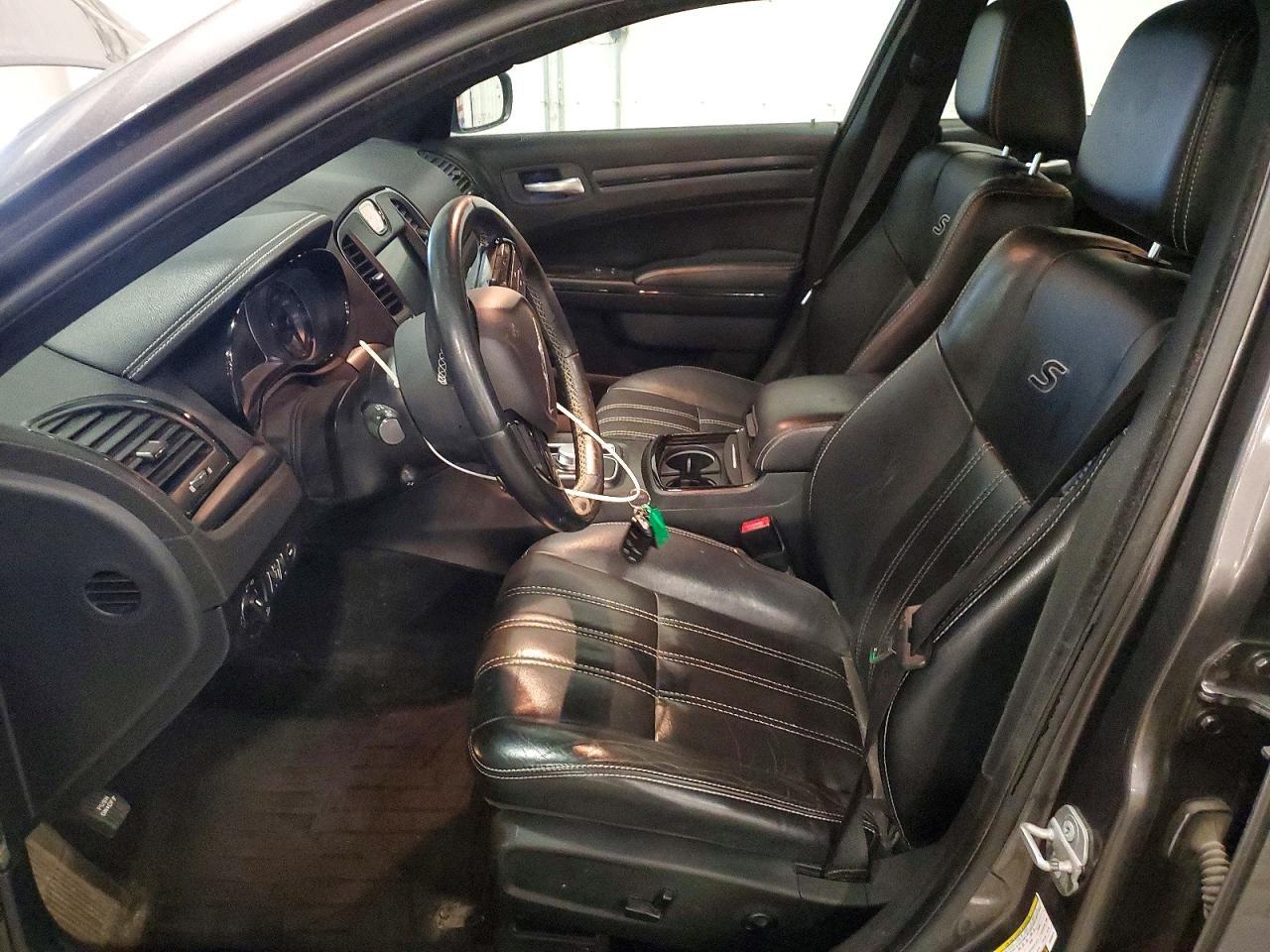 2015 Chrysler 300 S - Image 7