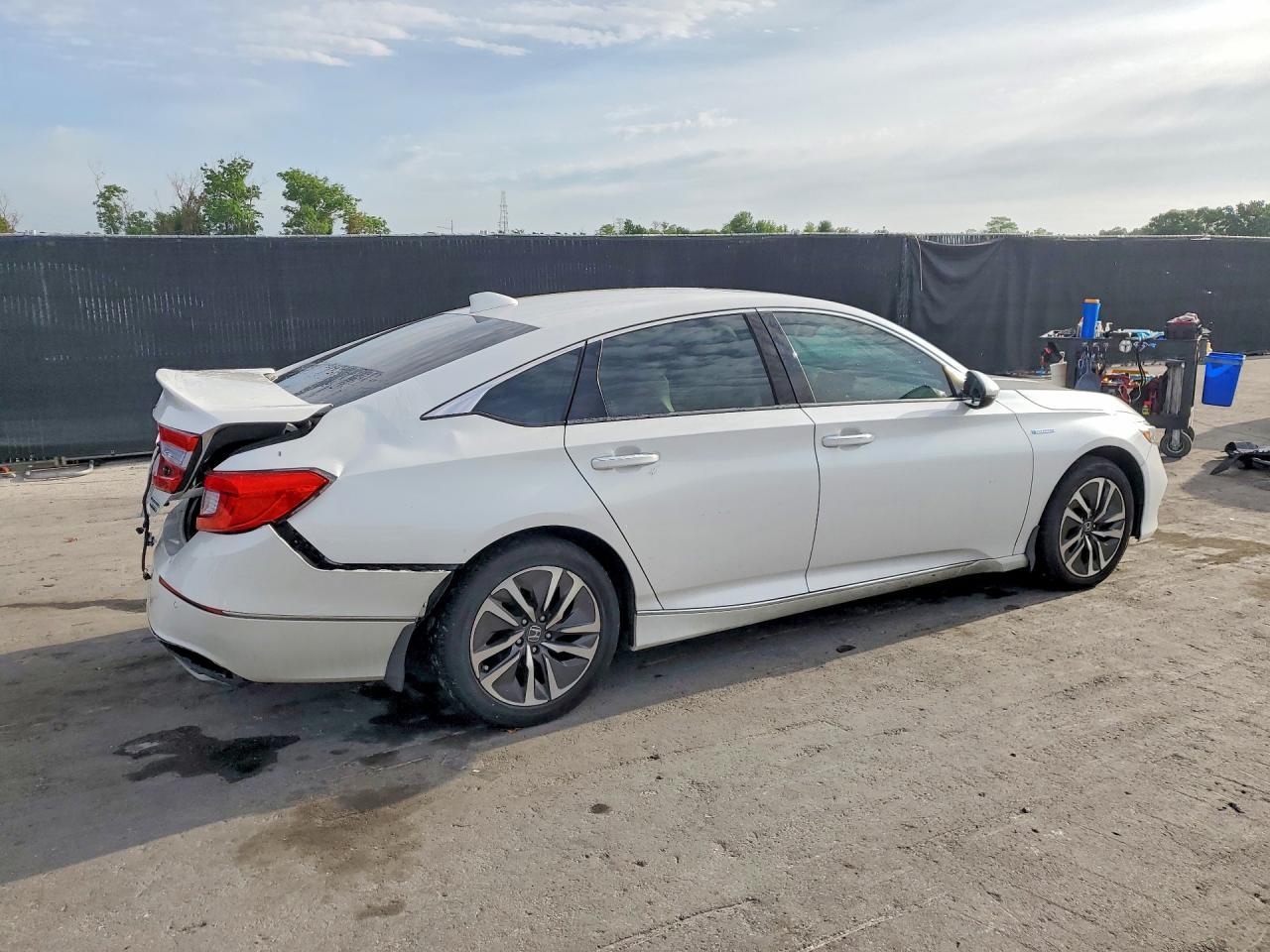 2019 Honda Accord Touring Hybrid - Фото 3