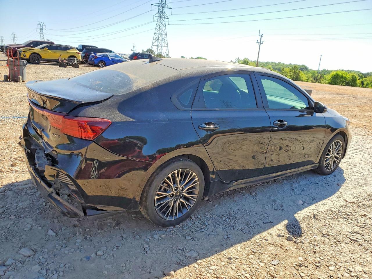 2022 Kia Forte Gt Line - Фото 3