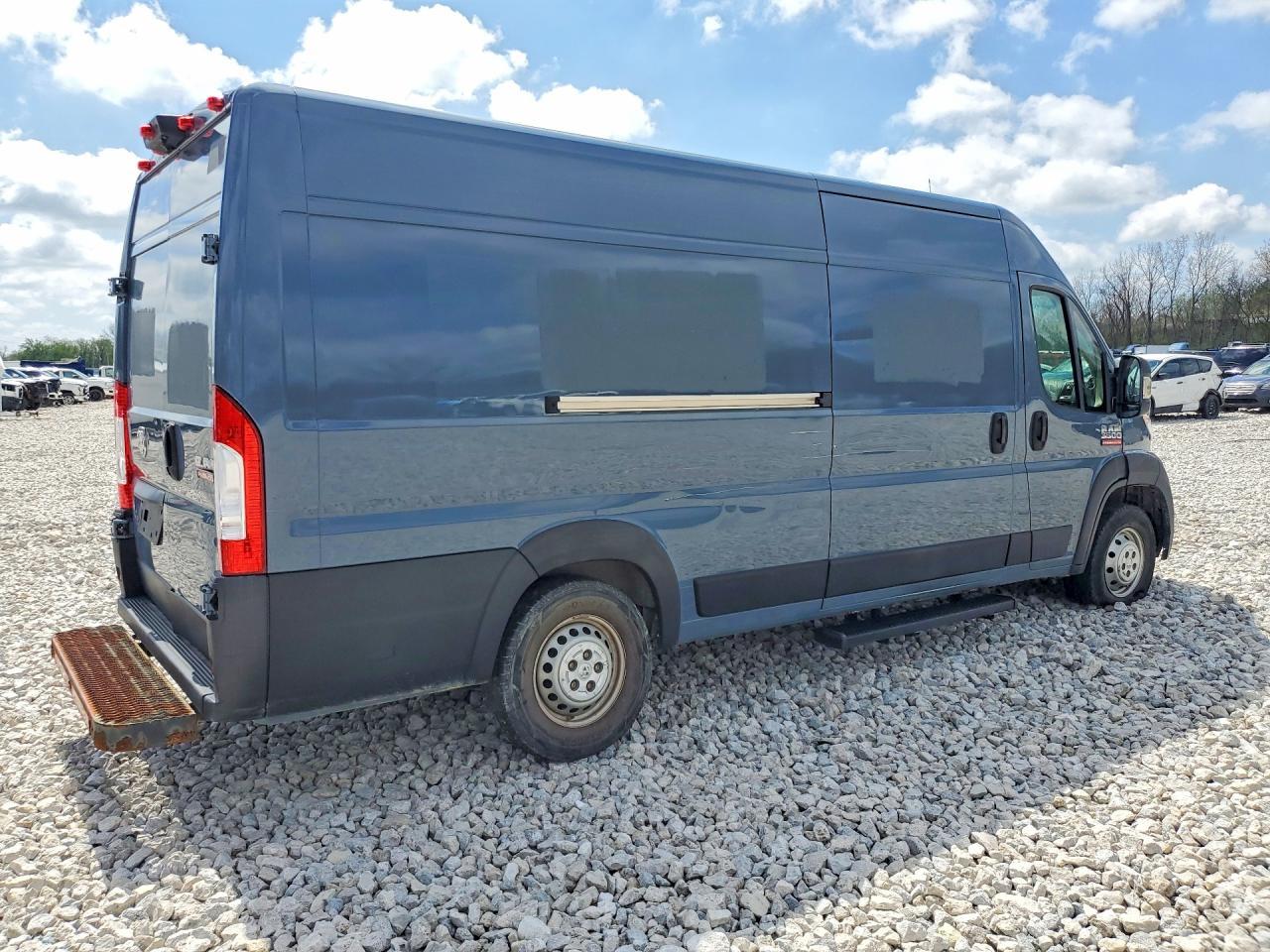 2020 Ram Promaster 3500 Delivery Van - Фото 3
