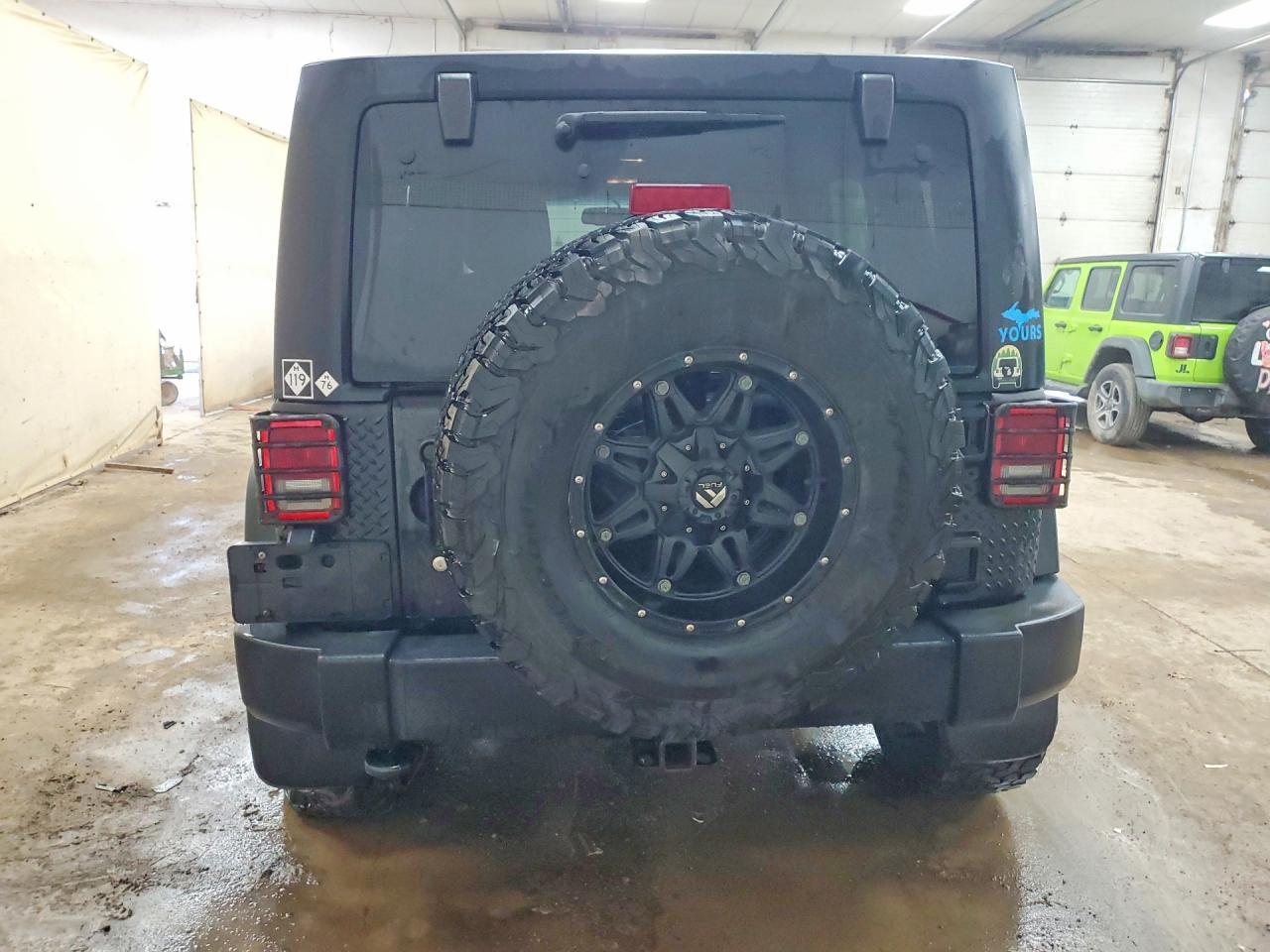 2016 Jeep Wrangler Unlimited Rubicon - Image 6