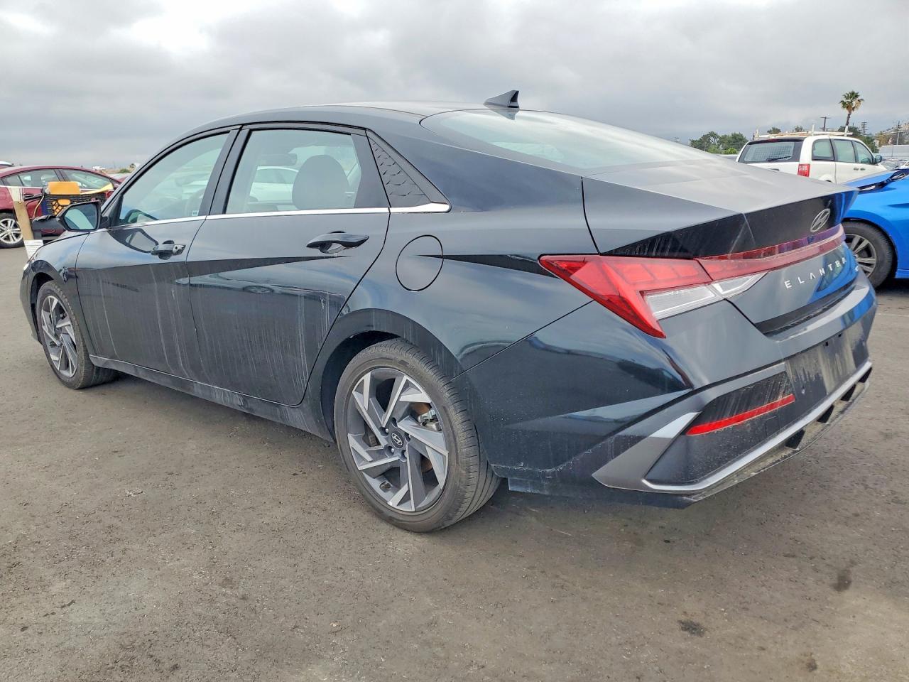 2024 Hyundai Elantra Hybrid Limited - Фото 2