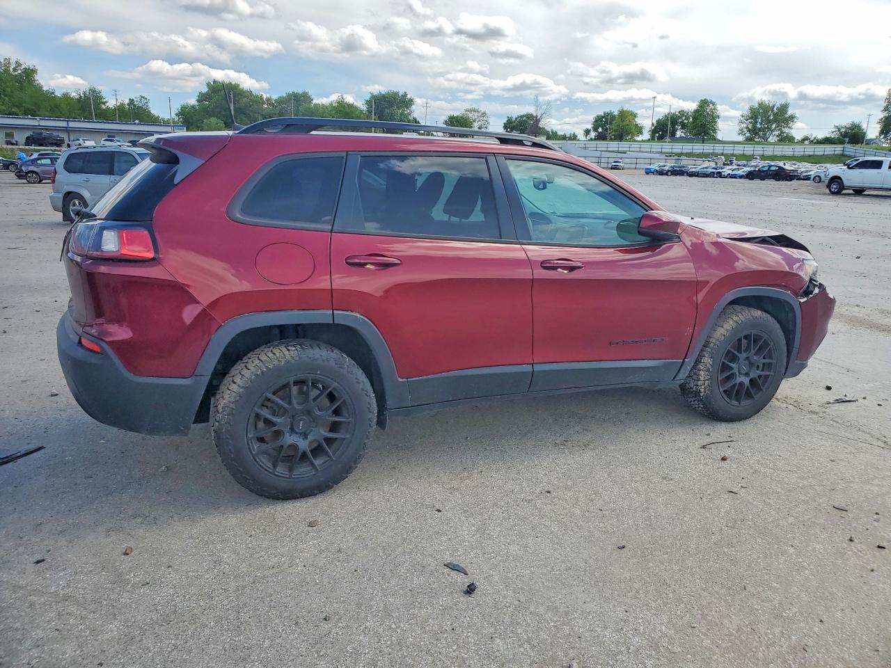 2020 Jeep Cherokee Latitude Plus - Image 3
